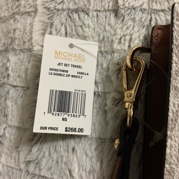 Michael Kors Jet Set Travel Vanilla Wallet - Picture 2 of 8